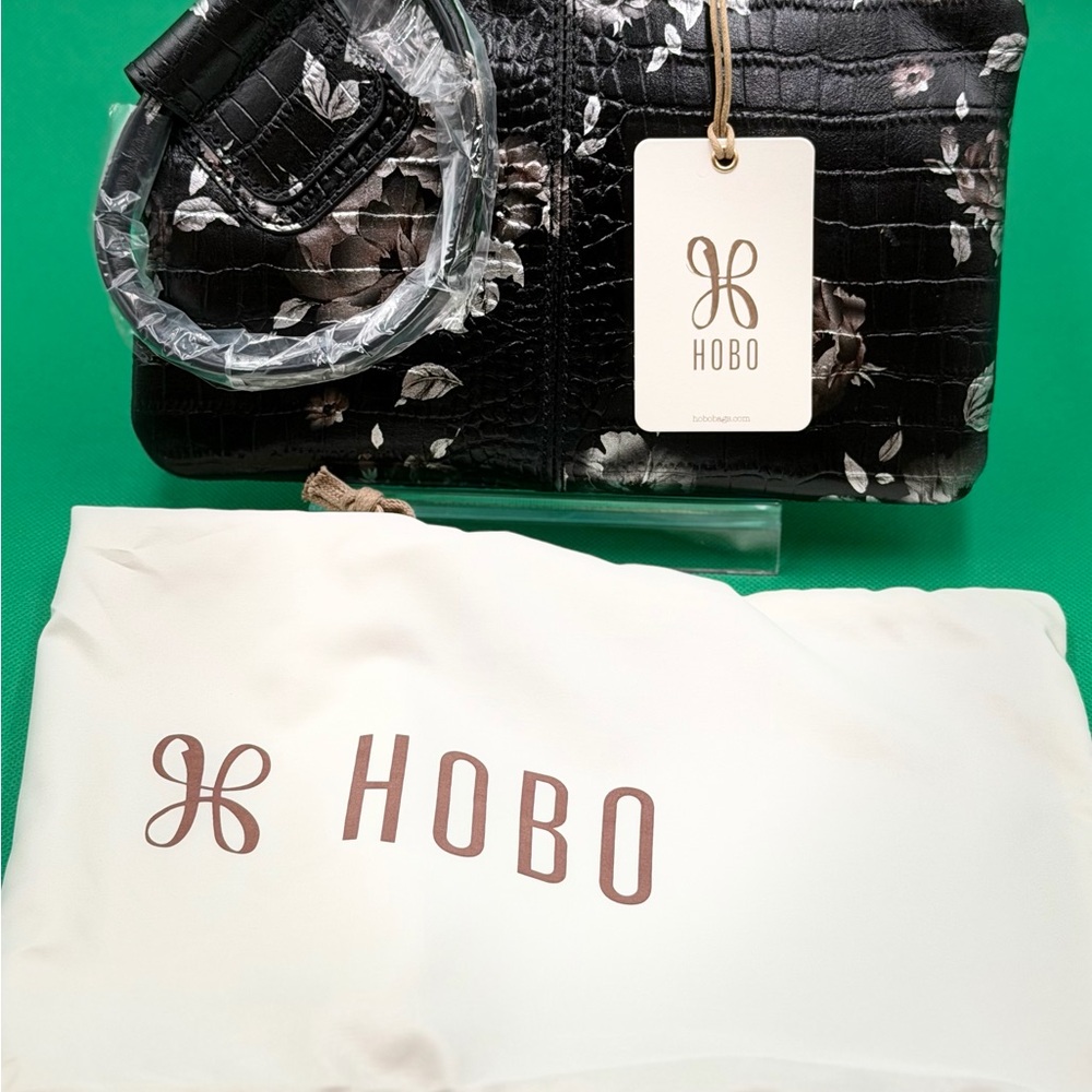 HOBO Sable Black and White Rose Floral Wristlet Bag, New